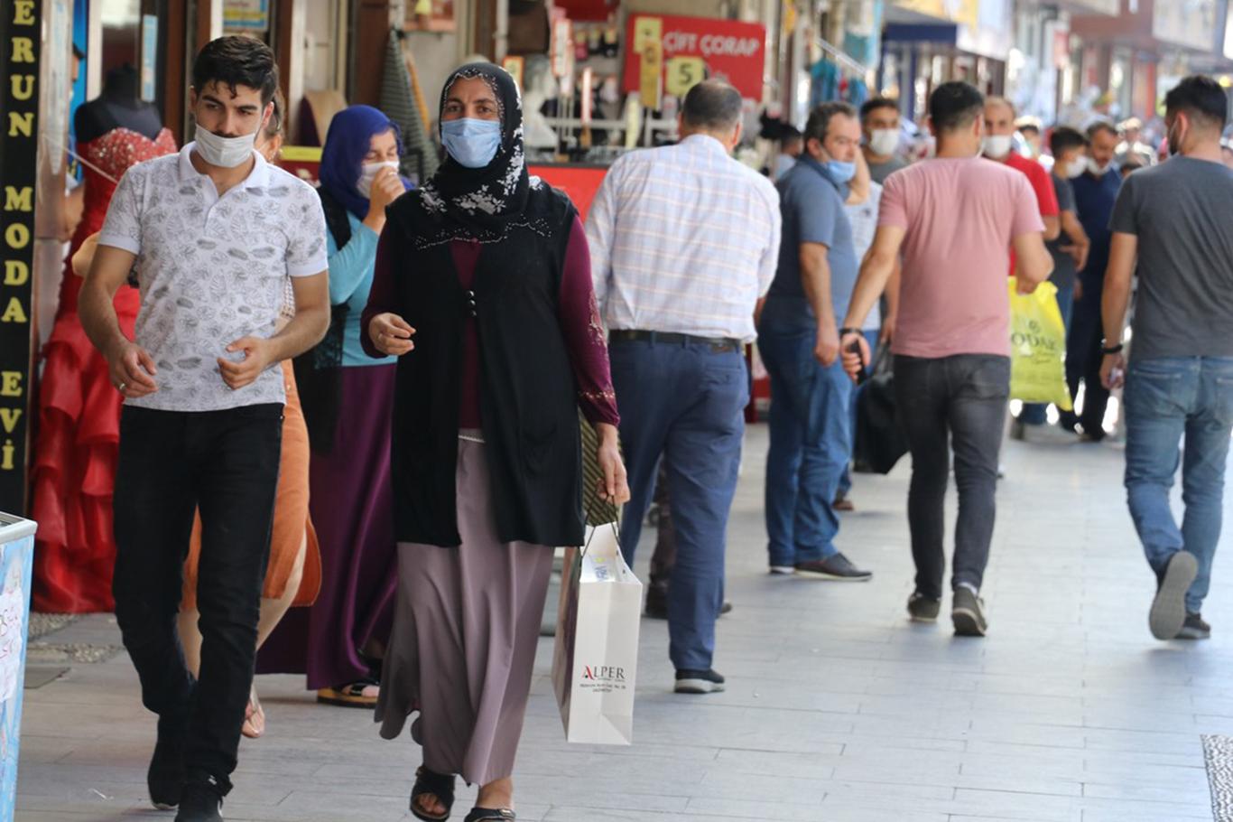 Gaziantep'te 2 bin 734 kişiye sosyal mesafe ve maske cezası verildi